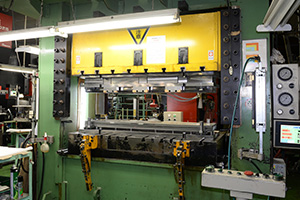 300tプレス イメージ