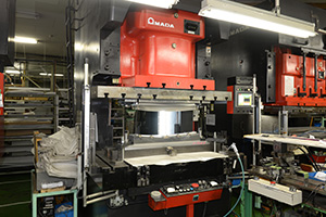 200tプレス イメージ